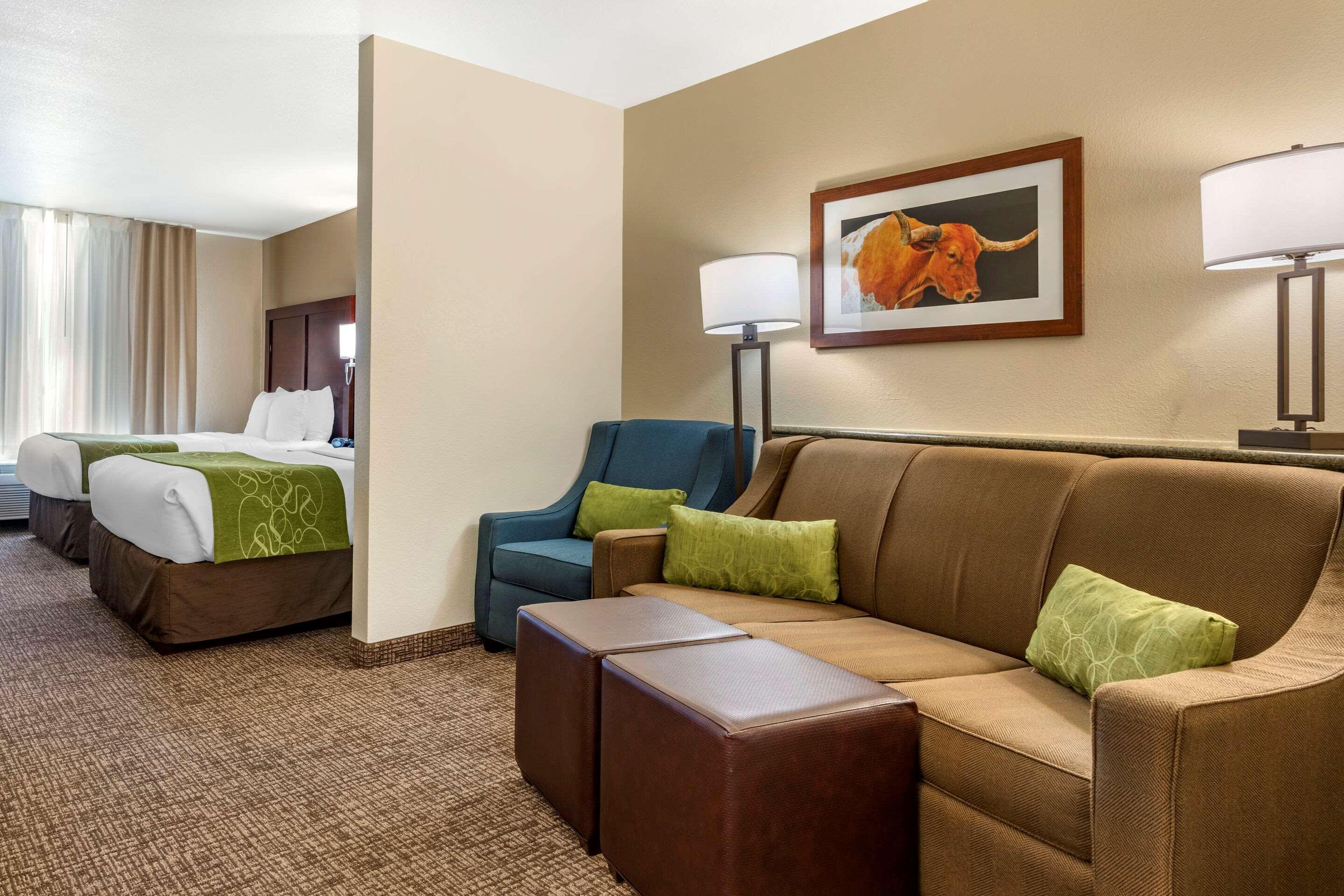 Comfort Suites Фернли Экстерьер фото