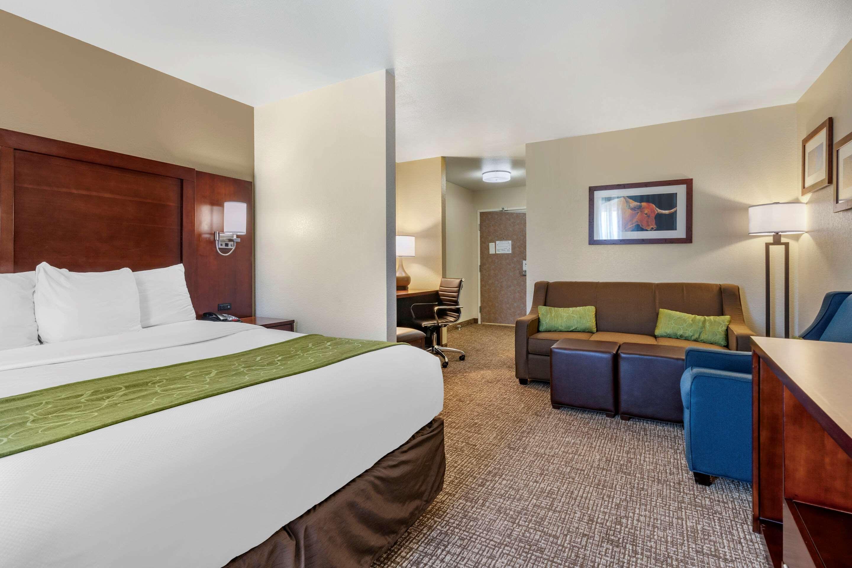 Comfort Suites Фернли Экстерьер фото
