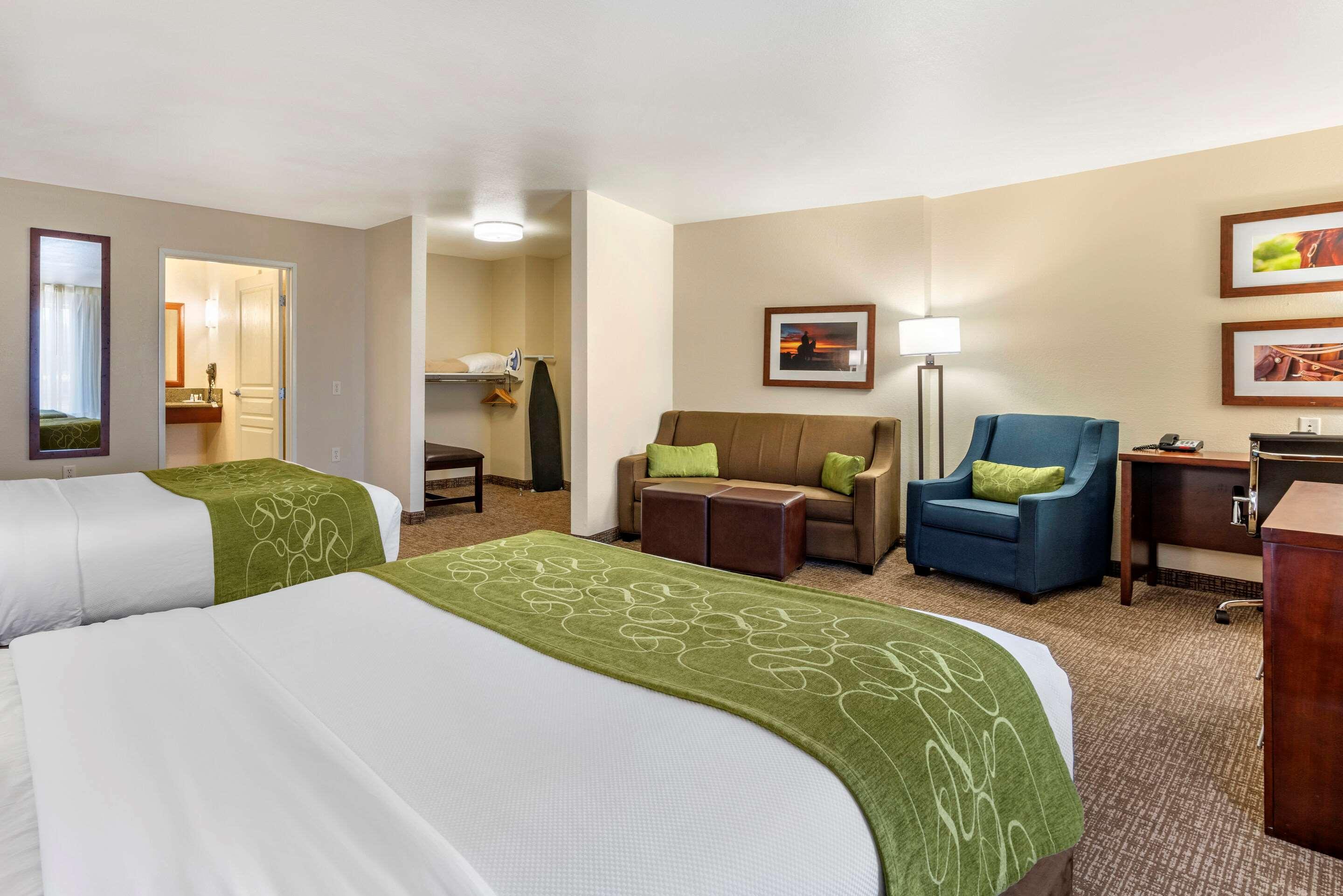 Comfort Suites Фернли Экстерьер фото