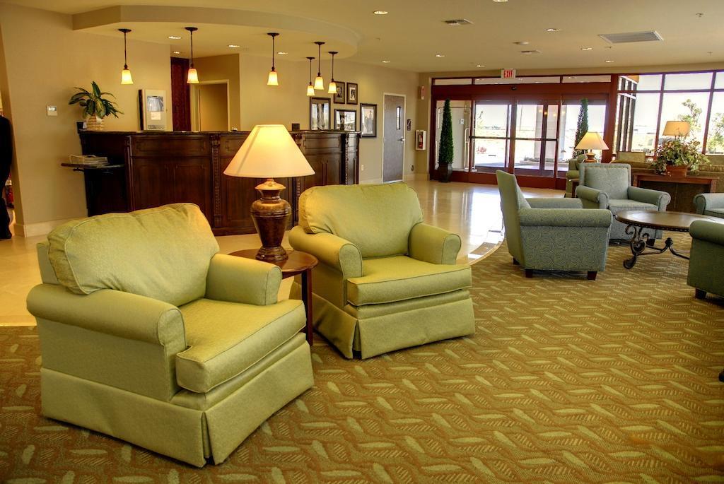 Comfort Suites Фернли Экстерьер фото