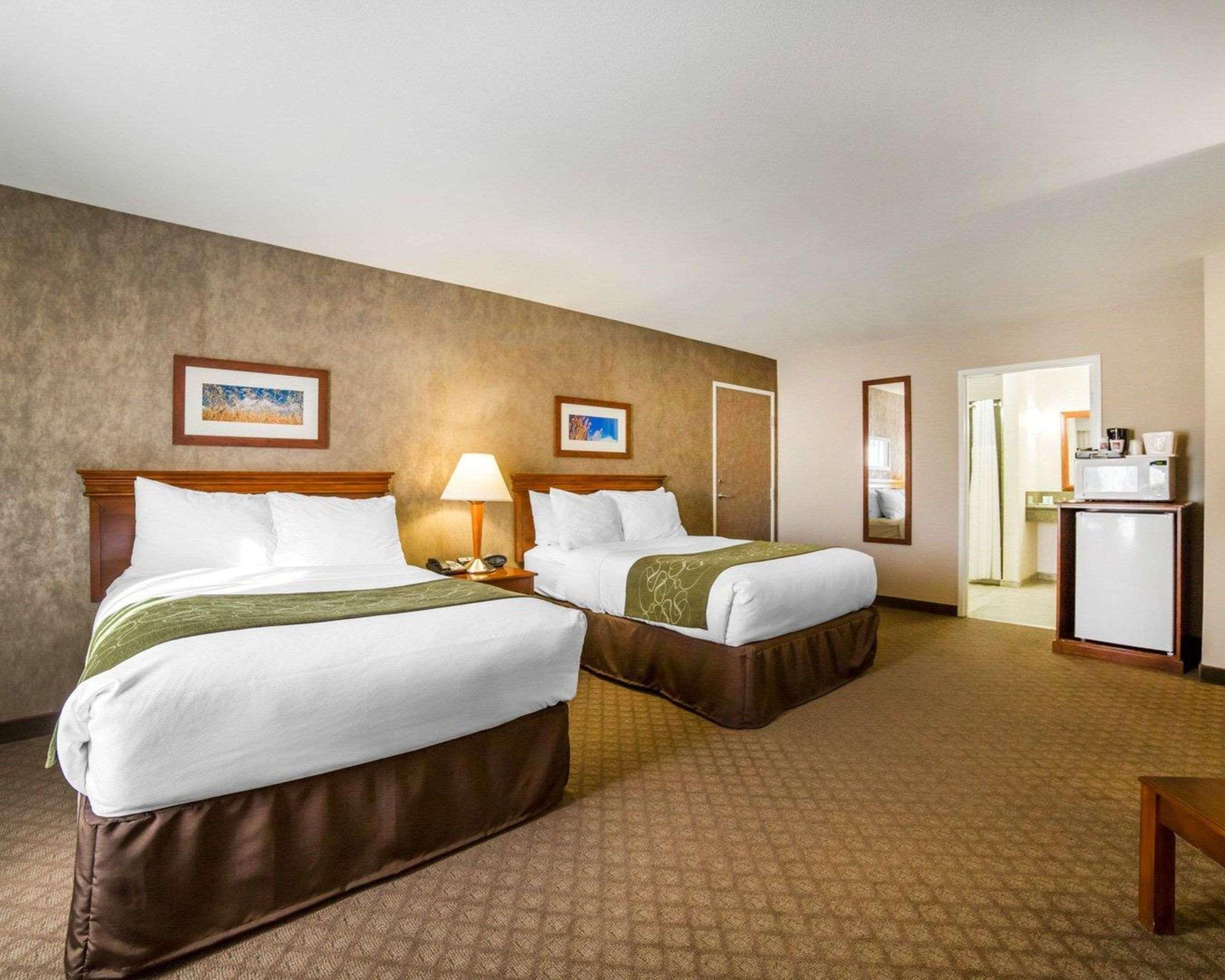 Comfort Suites Фернли Экстерьер фото