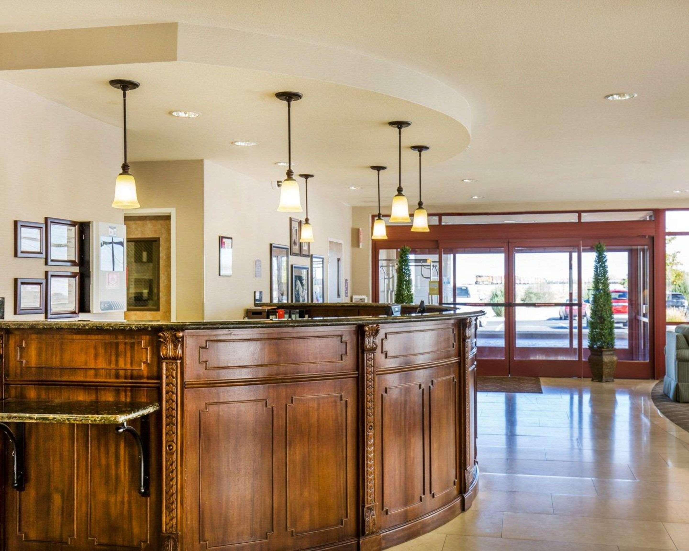 Comfort Suites Фернли Экстерьер фото
