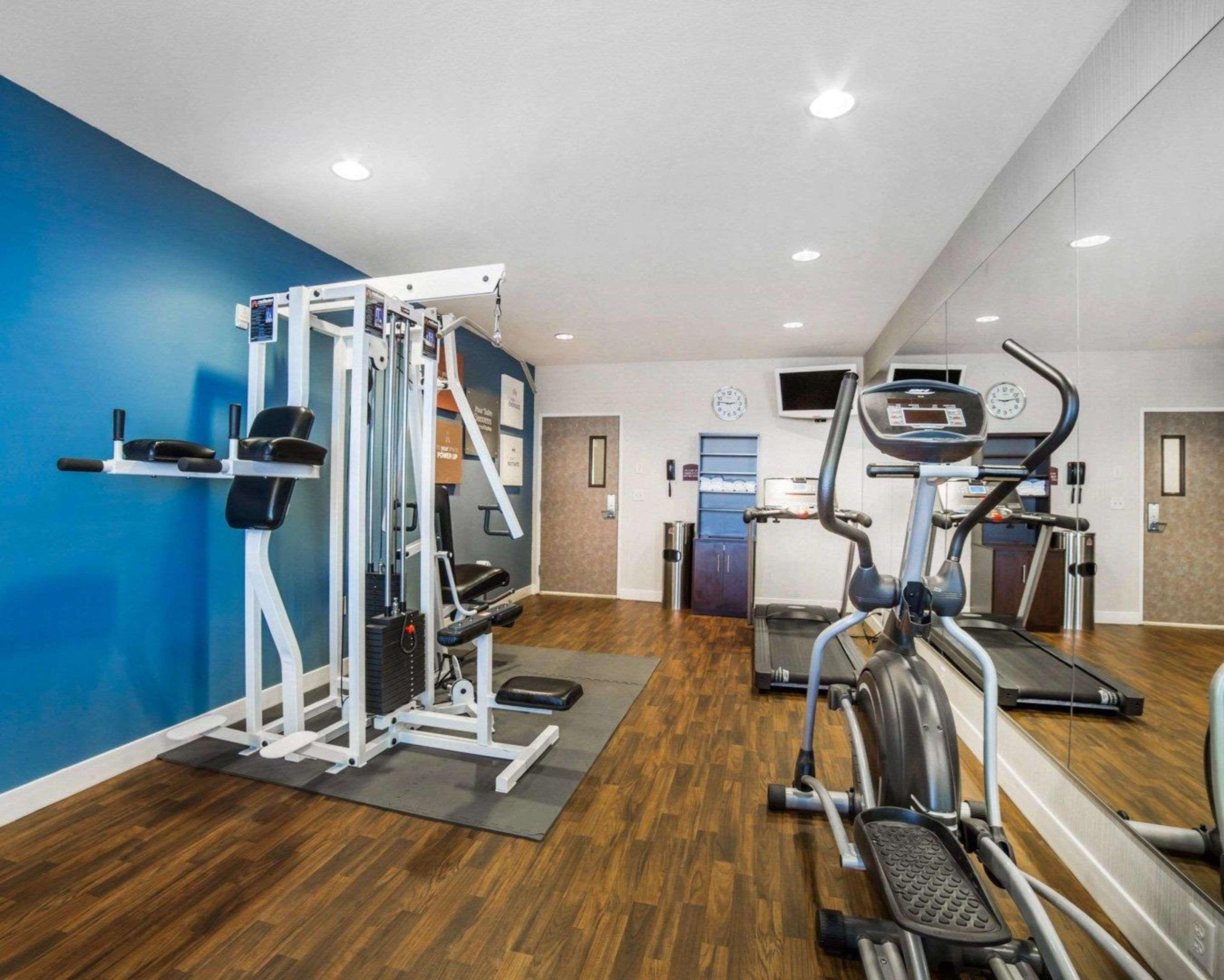 Comfort Suites Фернли Экстерьер фото