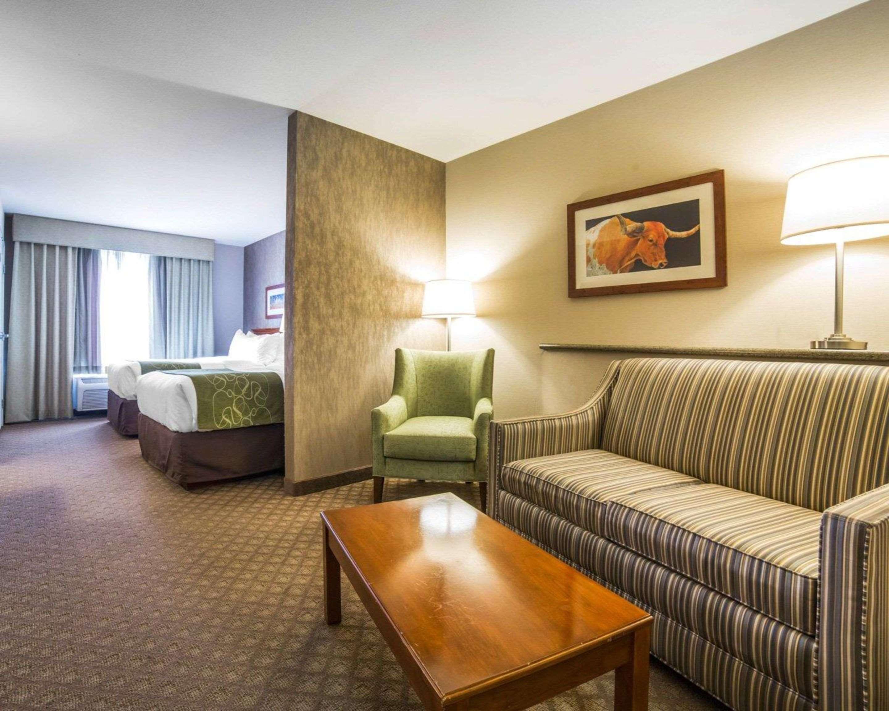 Comfort Suites Фернли Экстерьер фото