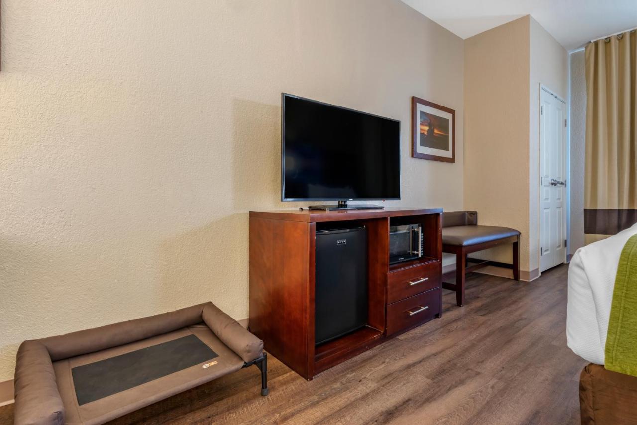 Comfort Suites Фернли Экстерьер фото