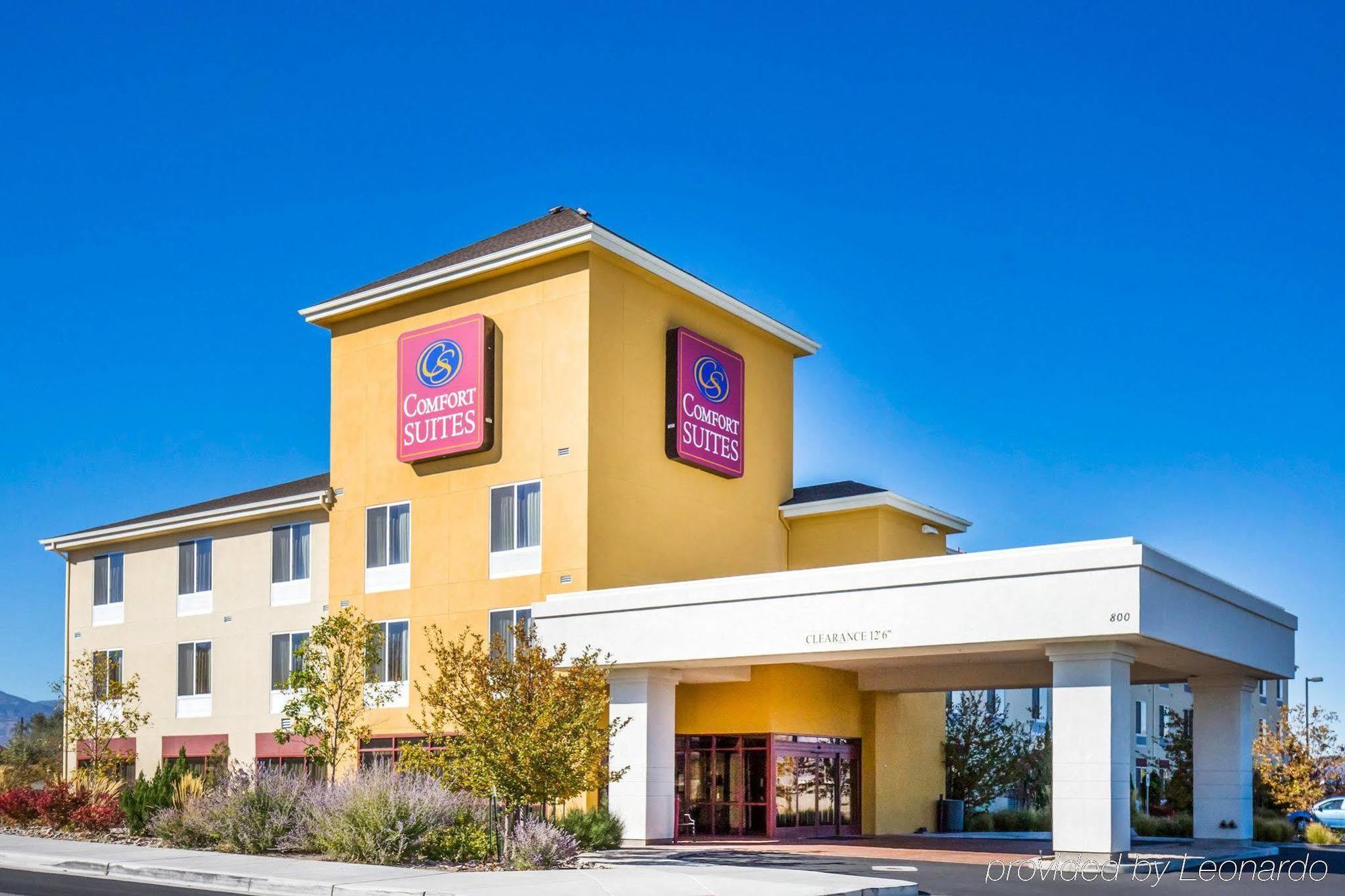 Comfort Suites Фернли Экстерьер фото